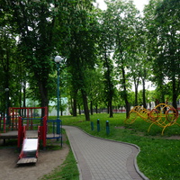 В парке.