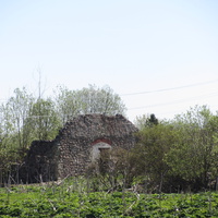 Руины хозпостроек усадьбы