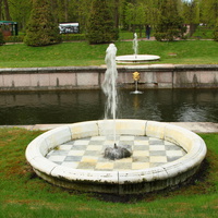 Фонтаны вдоль Морского канала