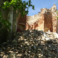 Церковь Святой Троицы Живоначальной (руины)