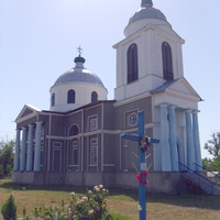 Церковь Богородичная, каменная, с такою же колокольней, построенная  в 1846 г