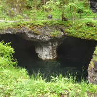 Горный парк Рускеала. Подземное озеро.