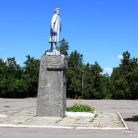 Памятник  Кирову