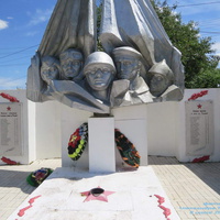 Братская могила - мемориал на ул. Садовой