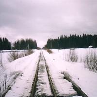 За небольшим участком леса — посёлок 6 километр. 21.03.2004