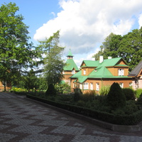 Территория Успенского Пюхтицкого женского монастыря