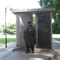Памятник Хуго Треффнеру