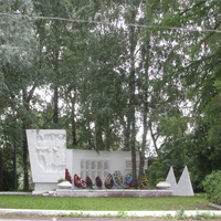 Памятник коммунаровцам погибшим за Родину