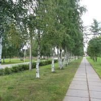 Парк  на берегу реки Ижоры в день 20-летнего Юбилея Санкт-Петербуржского картонно-полиграфического комбината
