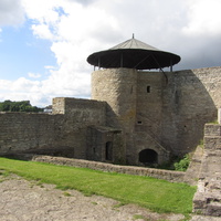 Вид на башню  Нарвской крепости