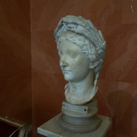 Зал Октавиана Августа. Голова Ливии - жены Октавиана Августа.