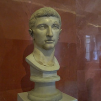 Голова римского императора Октавиана Августа