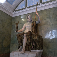 Зал Юпитера. Статуя Юпитера.