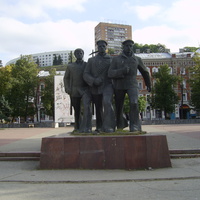 Пл. Маркина - Монумент героям Волжской военной флотилии