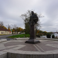 Памятник генерал адмиралу Ф.М.Апраксину.