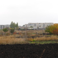 Вид на посёлок с огородов.