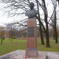 Бюст Герою Советского Союза, Герою Российской Федерации полковнику Николаю Майданову