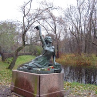 Памятник Раймонде Дьен