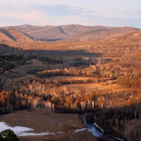 Долина реки Будюмкан, район "Реликтовой дубовой рощи".