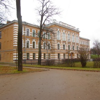 Петергофская гимназия