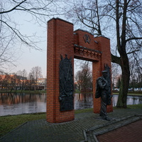 Памятник Рабочему Сестрорецкого завода.