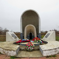 Памятник в память о погибших в ВОВ  воинах- калмыках