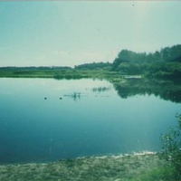 Исток реки Пра из озера Свято у охотничьей базы "Коренец". Сентябрь 2003г.