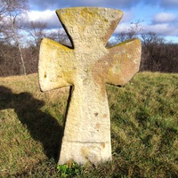Стародавній хрест на кургані  "Польська могила".