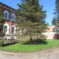 здание Лисинского лесного колледжа