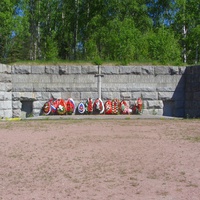Мемориал "Петровка"- одно из самых крупных братских захоронений в Выборгском районе.