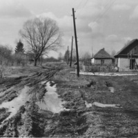 Кондрыкино. 10.04.1988. Пасха. А сейчас 2011 год. Теперь оно всё заросло...