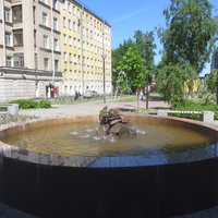 Сквер с фонтаном за метро Нарвская