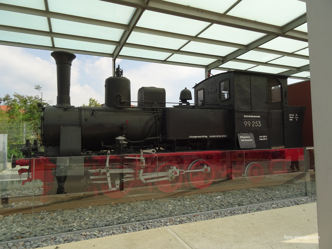 Памятник - паровоз