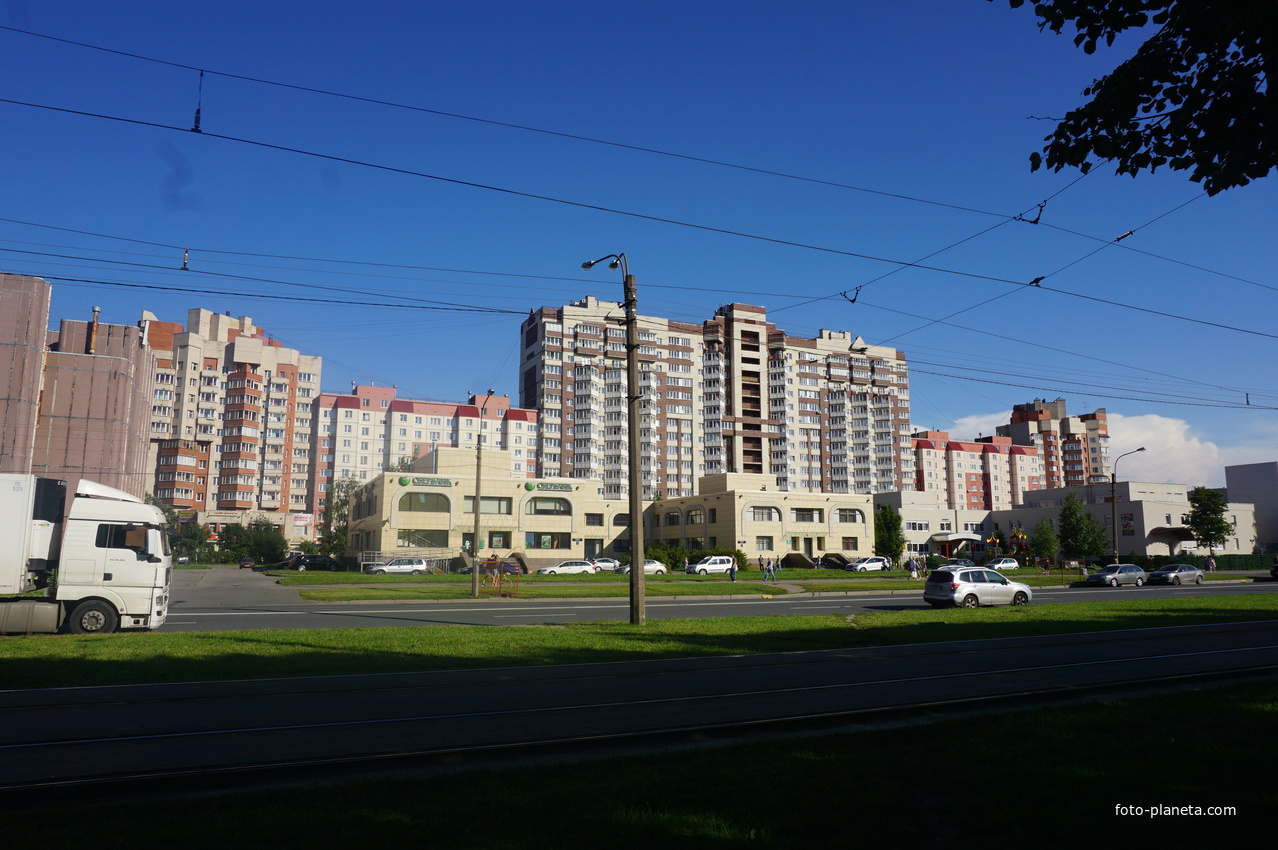 Шлиссельбургский проспект.