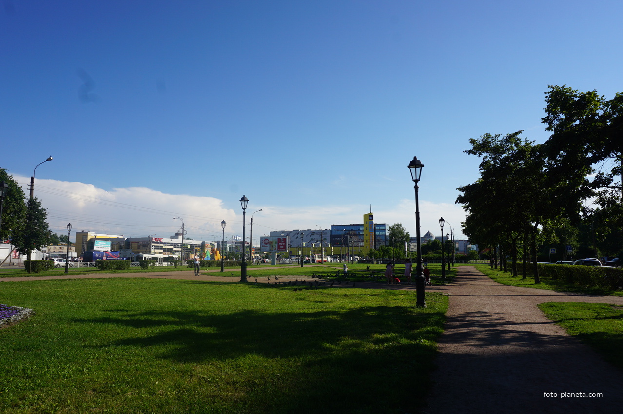 Прибрежная улица.