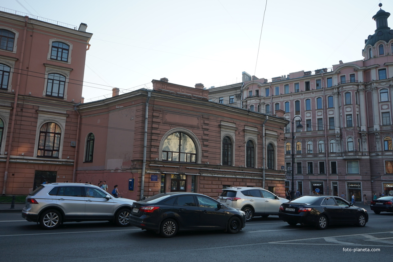 Каменноостровский проспект.