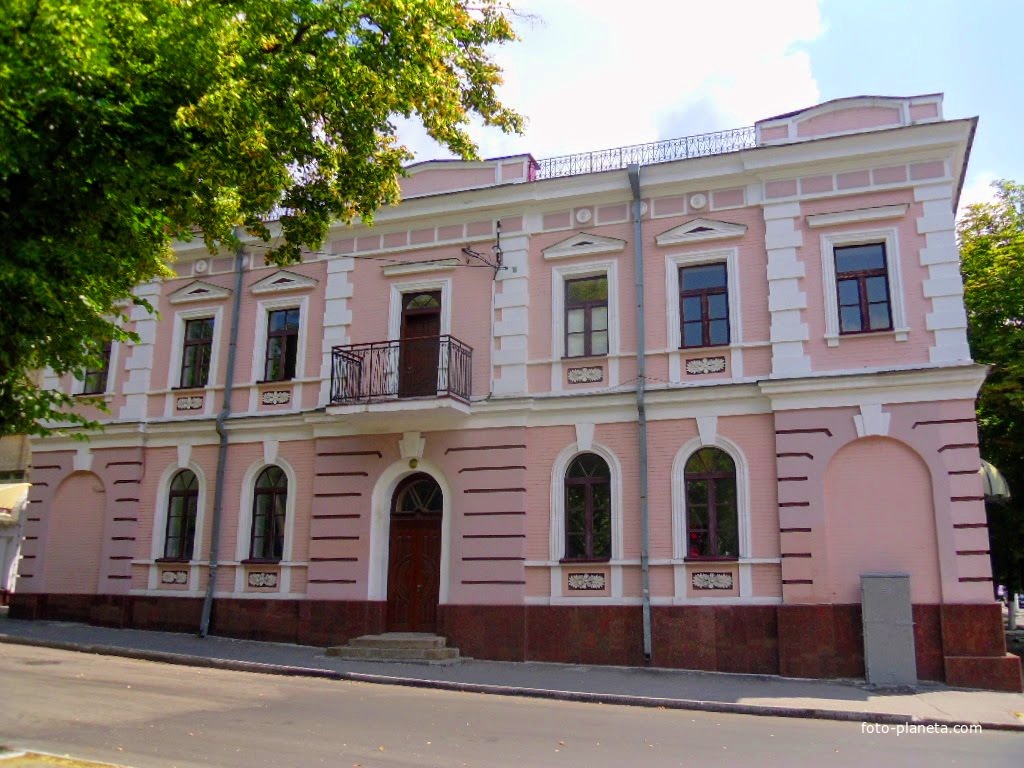 Будинок по вулиці Шевченко 17.