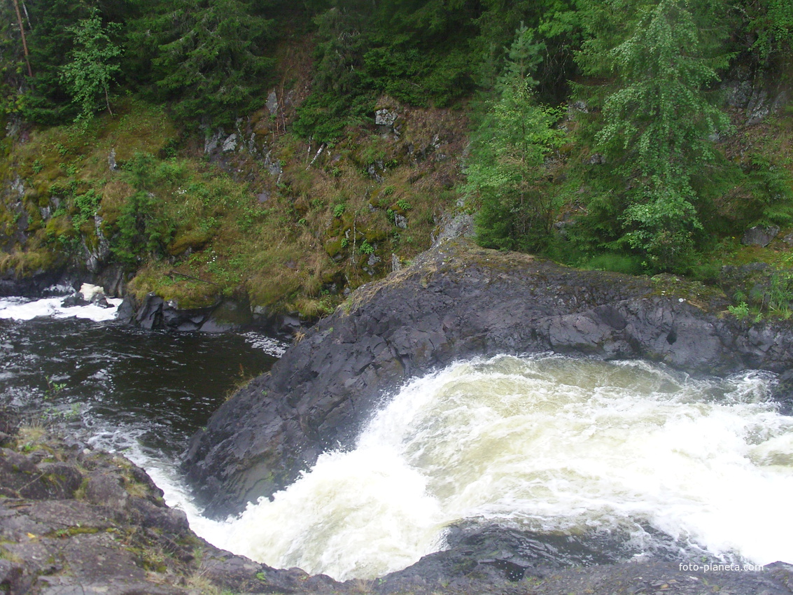 Нижний каскад водопада Кивач