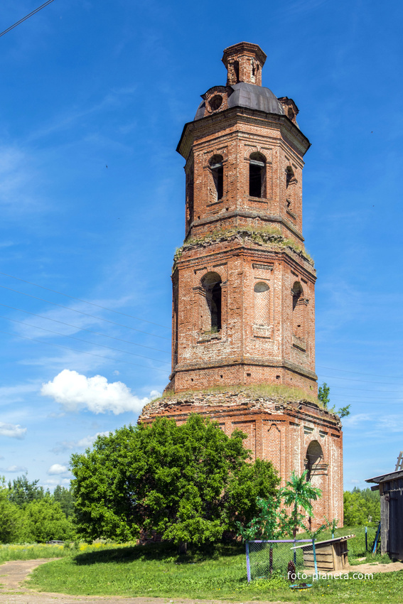 колокольня церкви Вознесения Господня в с. Хмелевка Зуевского района Кировской области