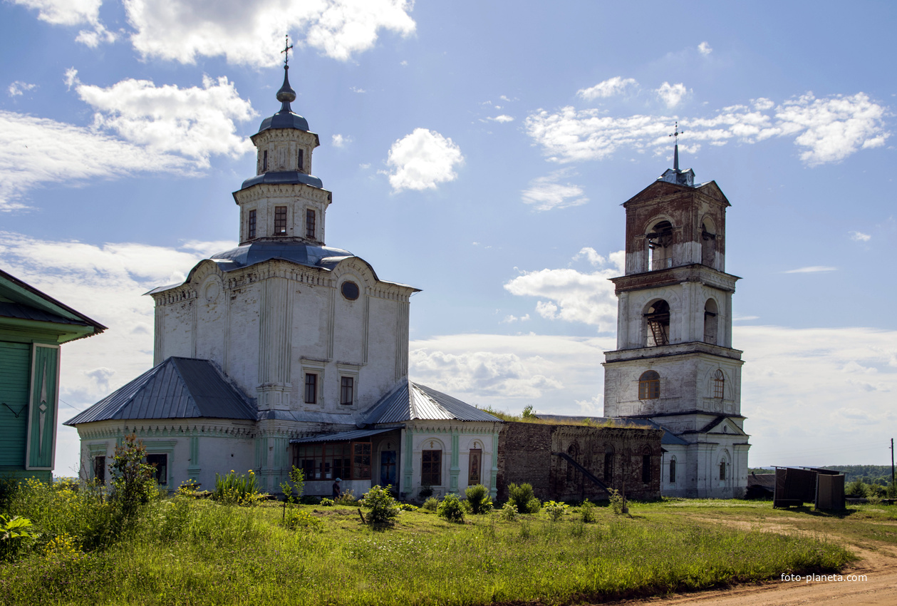 Церковь Казанской иконы Божией Матери в с. Сезенево Зуевского района