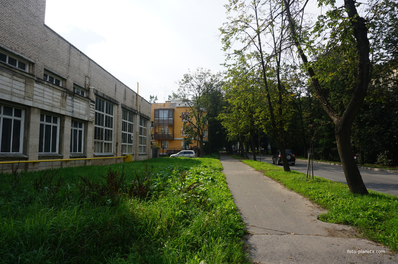 Новодеревенская улица.