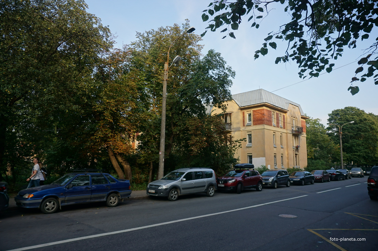 Леонтьевская улица.