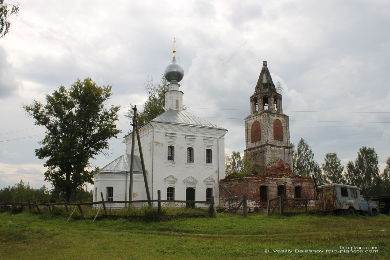 Церковь Димитрия Солунского на Дмитриевском погосте в Придорожном