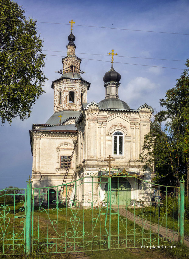 Благовещенская церковь в пос. Лальск.
