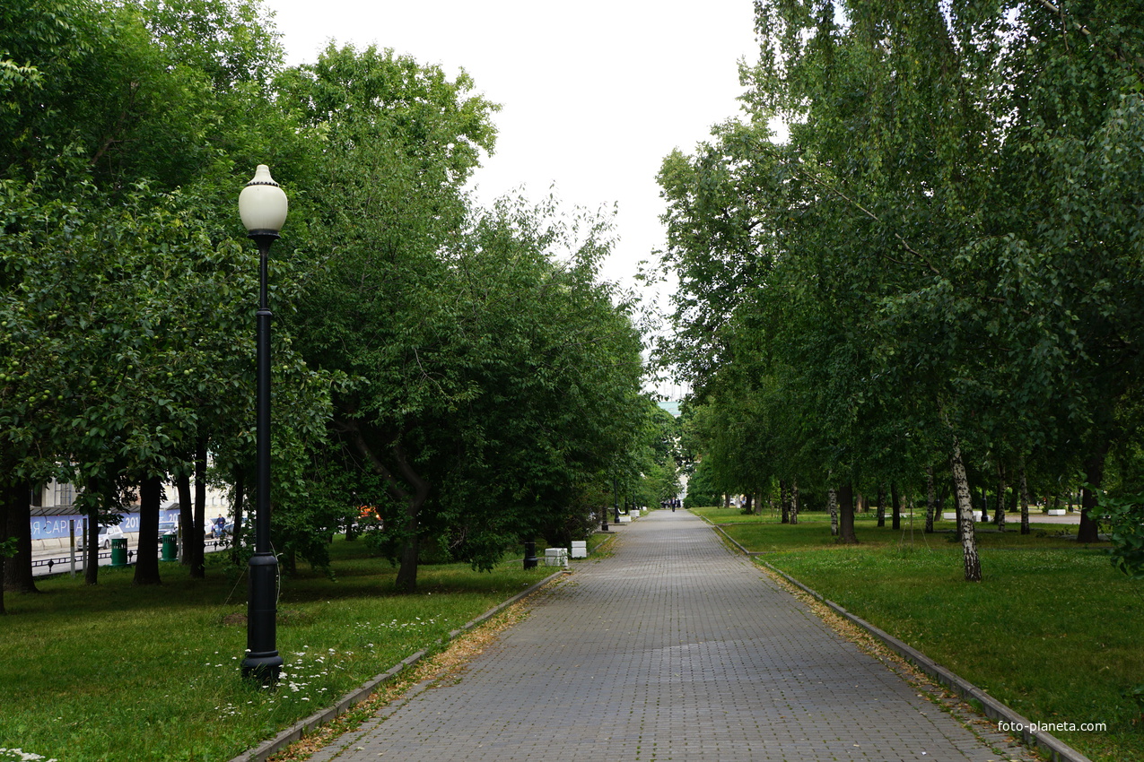 Репинский сквер на Болотной площади
