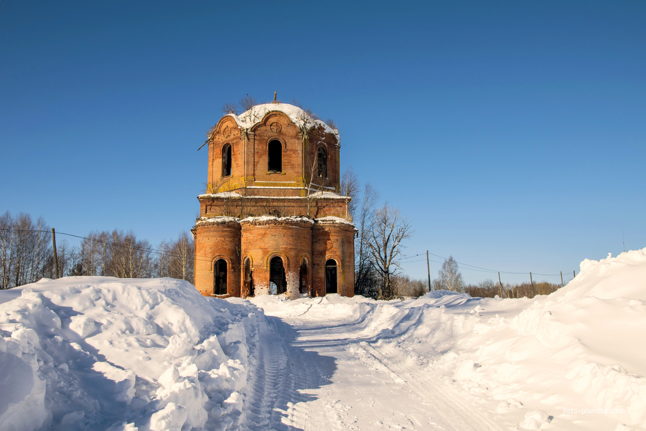 Церковь Тихвинской иконы Божией Матери в селе Верхобыстрица Куменского района