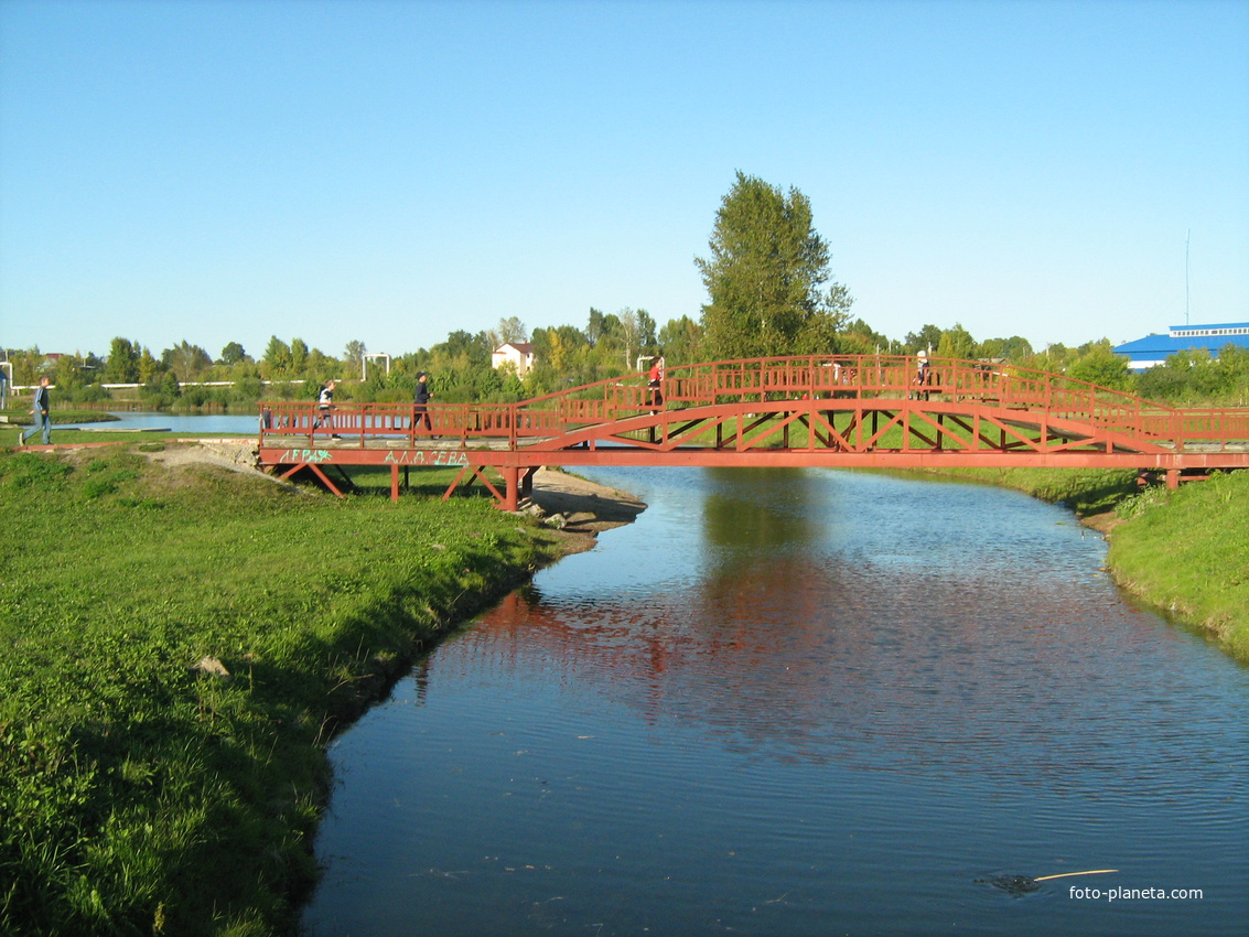 Мост в парке.