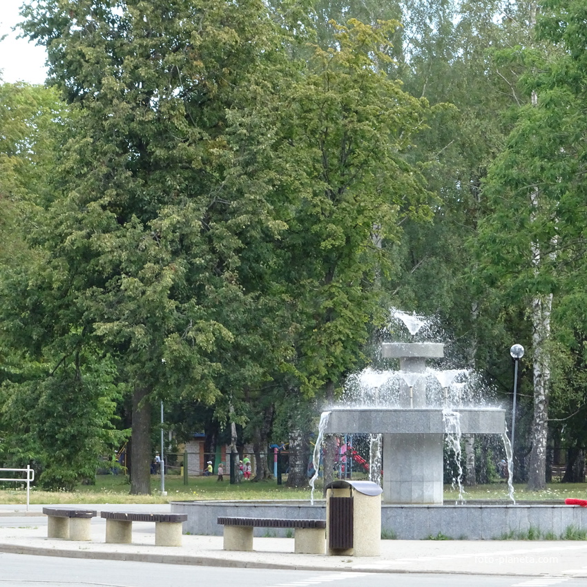 фонтан у Центра Культуры Кохтла-Ярве