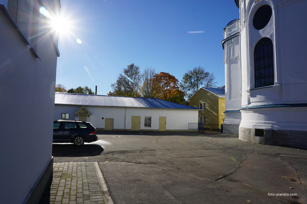 На улице Достоевской