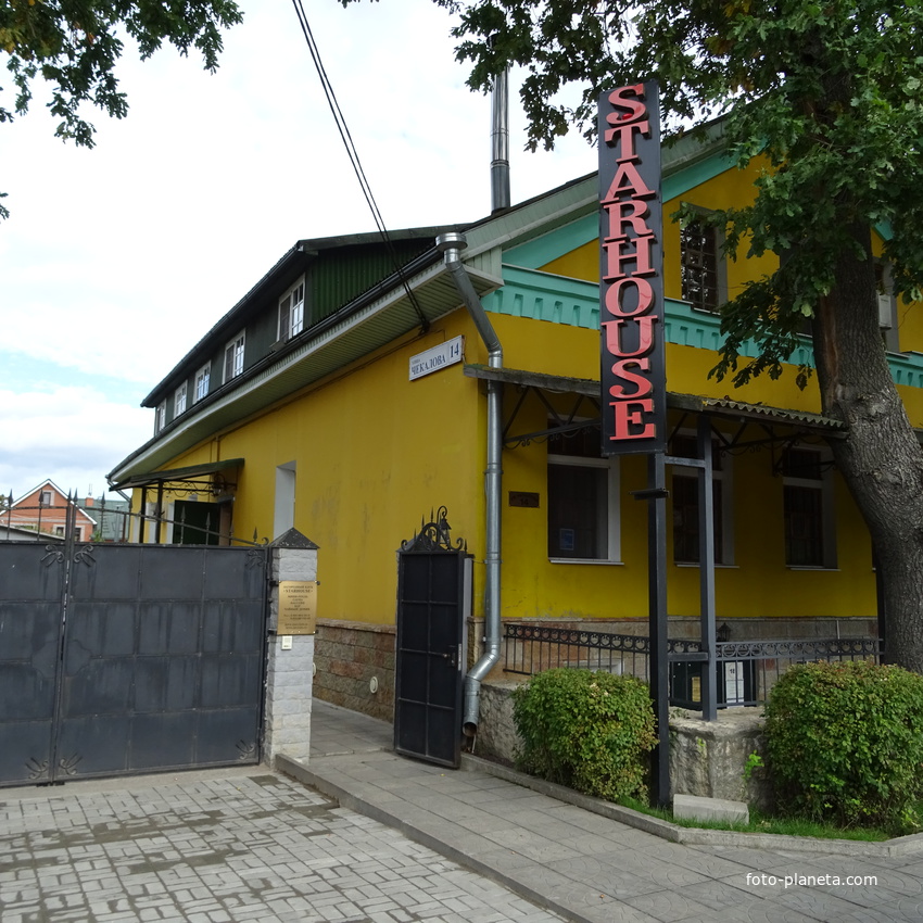 ул. Чекалова, 14